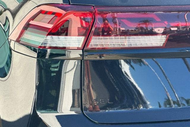 2026 Volkswagen Atlas Cross Sport 2.0T SEL R-Line Black 2026 Volkswagen Atlas Cross Sport 2.0T SEL R-Line Black