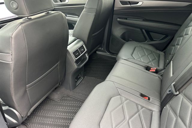 2026 Volkswagen Atlas Cross Sport 2.0T SE w/Technology 2026 Volkswagen Atlas Cross Sport 2.0T SE w/Technology