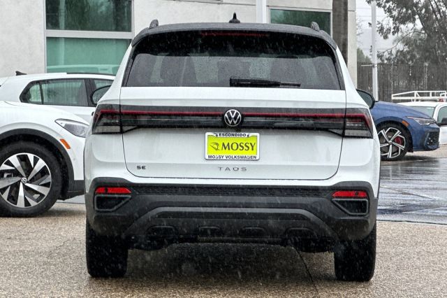 2026 Volkswagen Taos 1.5T SE Black