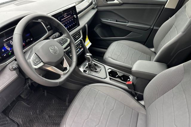 2026 Volkswagen Taos 1.5T SE Black