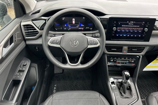 2026 Volkswagen Taos 1.5T SE Black
