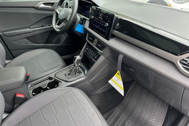 2026 Volkswagen Taos 1.5T SE Black