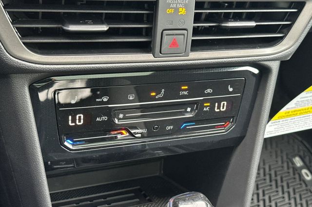 2026 Volkswagen Taos 1.5T SE Black