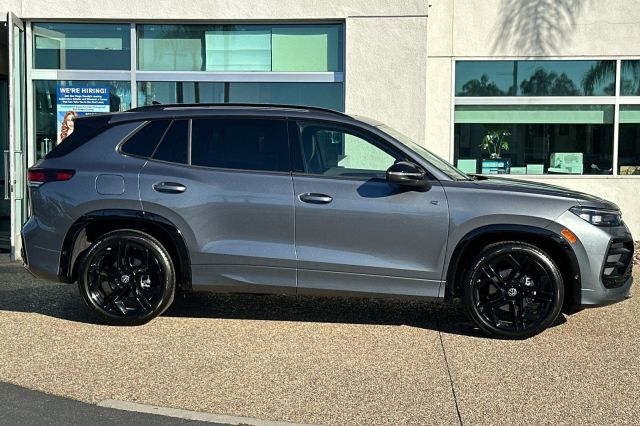 2026 Volkswagen Tiguan 2.0T SE R-Line Black 2026 Volkswagen Tiguan 2.0T SE R-Line Black