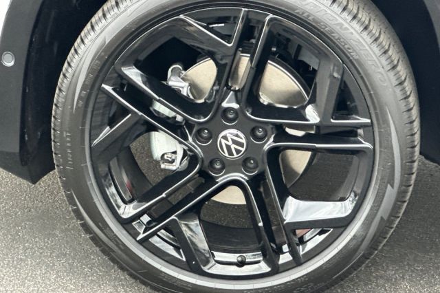 2026 Volkswagen Tiguan 2.0T SE R-Line Black 2026 Volkswagen Tiguan 2.0T SE R-Line Black