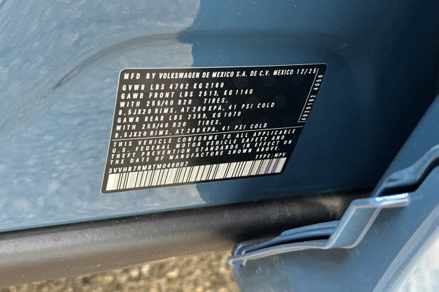 2026 Volkswagen Tiguan 2.0T SE R-Line Black