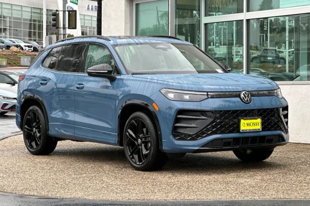 2026 Volkswagen Tiguan 2.0T SE R-Line Black