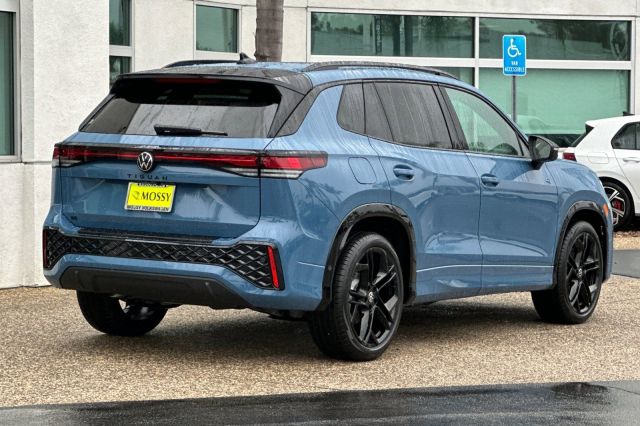 2026 Volkswagen Tiguan 2.0T SE R-Line Black