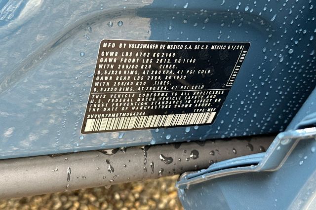 2026 Volkswagen Tiguan 2.0T SE R-Line Black