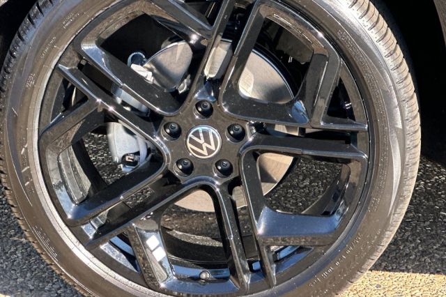 2026 Volkswagen Tiguan 2.0T SE R-Line Black 2026 Volkswagen Tiguan 2.0T SE R-Line Black