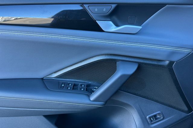 2026 Volkswagen Tiguan 2.0T SEL R-Line Turbo