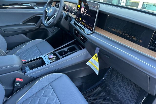 2026 Volkswagen Tiguan 2.0T SEL R-Line Turbo