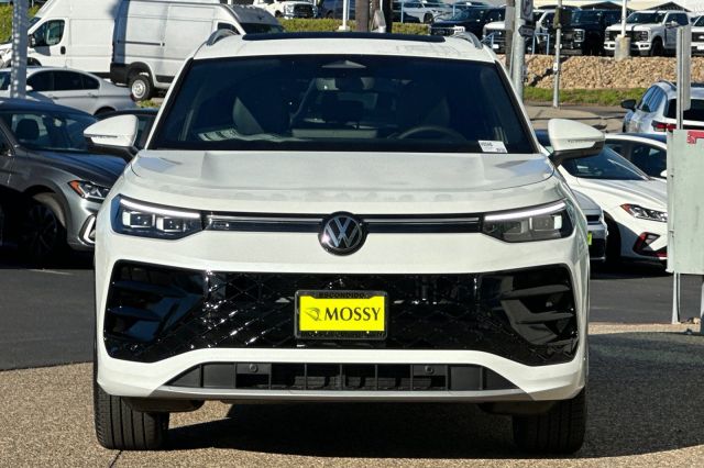 2026 Volkswagen Tiguan 2.0T SEL R-Line 2026 Volkswagen Tiguan 2.0T SEL R-Line