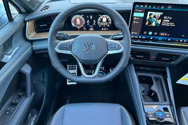 2026 Volkswagen Tiguan 2.0T SEL R-Line 2026 Volkswagen Tiguan 2.0T SEL R-Line