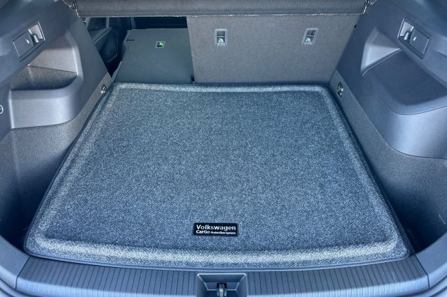 2026 Volkswagen Tiguan 2.0T SEL R-Line 2026 Volkswagen Tiguan 2.0T SEL R-Line