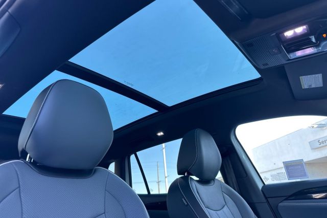 2026 Volkswagen Tiguan 2.0T SEL R-Line 2026 Volkswagen Tiguan 2.0T SEL R-Line