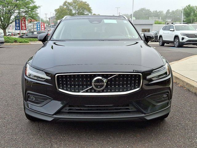 2026 Volvo V60 Cross Country Plus