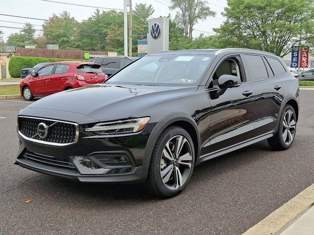 2026 Volvo V60 Cross Country Plus