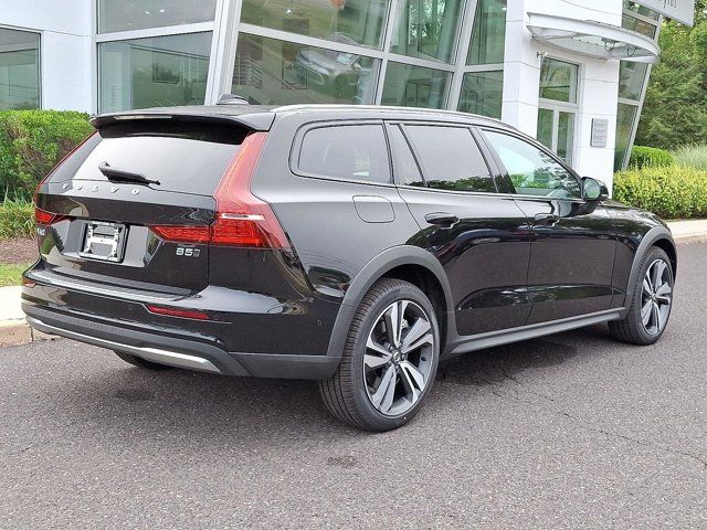 2026 Volvo V60 Cross Country Plus