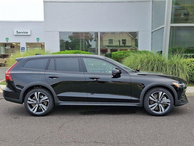 2026 Volvo V60 Cross Country Plus