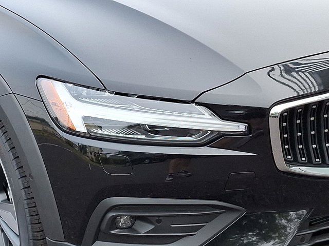2026 Volvo V60 Cross Country Plus