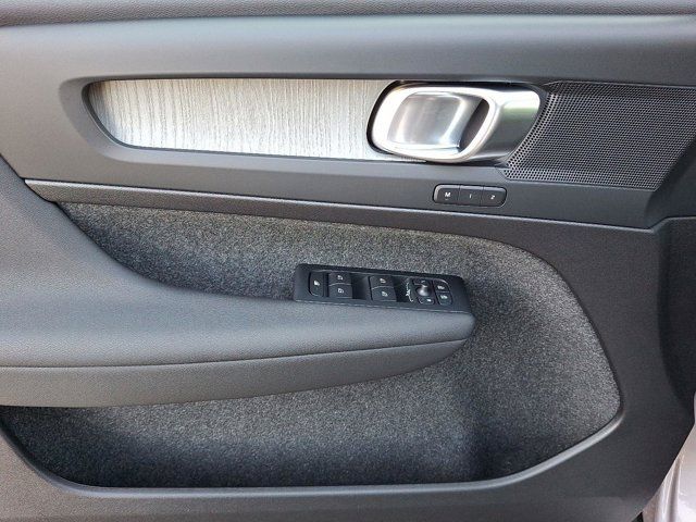 2026 Volvo XC40 Plus