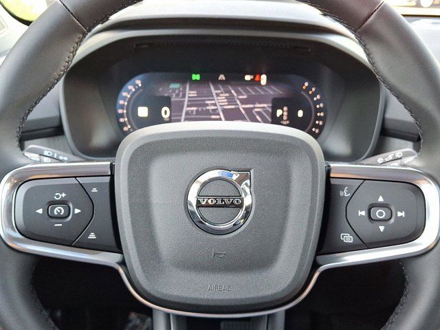 2026 Volvo XC40 Plus