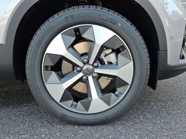 2026 Volvo XC40 Plus