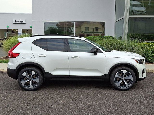 2026 Volvo XC40 Plus