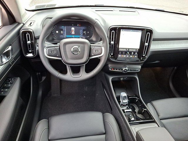 2026 Volvo XC40 Plus