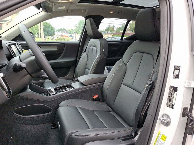 2026 Volvo XC40 Plus