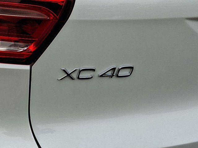 2026 Volvo XC40 Plus
