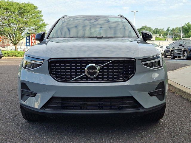 2026 Volvo XC40 Core