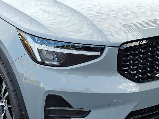 2026 Volvo XC40 Core