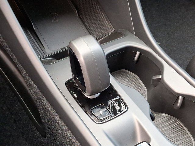 2026 Volvo XC40 Core