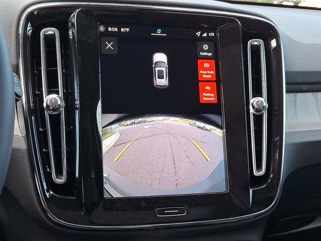 2026 Volvo XC40 Core