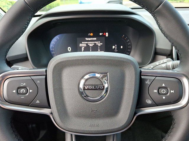 2026 Volvo XC40 Core