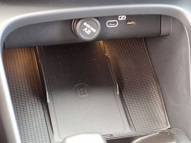 2026 Volvo XC40 Core