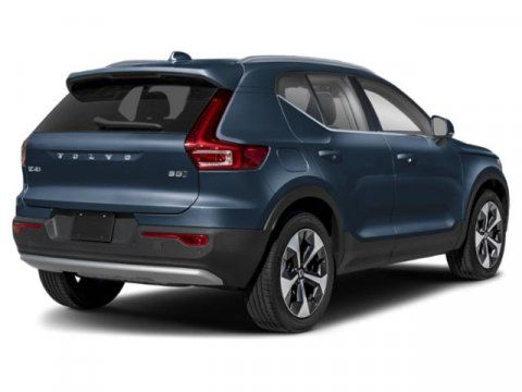 2026 Volvo XC40 Core