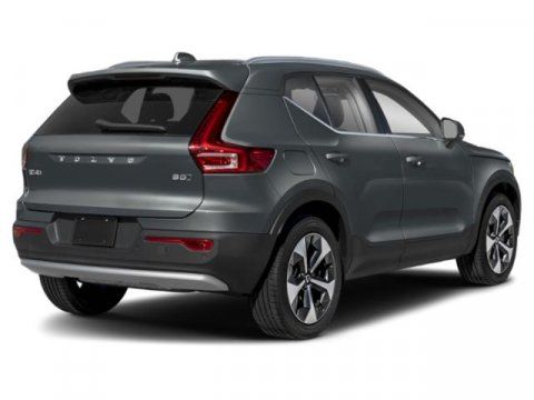 2026 Volvo XC40 Core