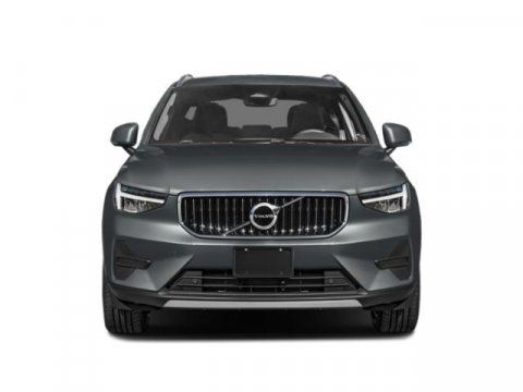 2026 Volvo XC40 Core