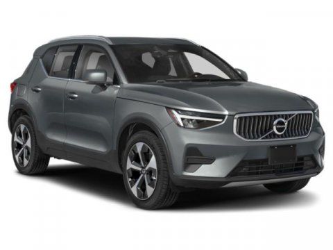 2026 Volvo XC40 Core