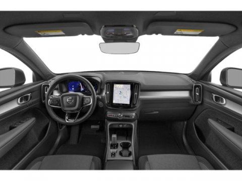 2026 Volvo XC40 Core