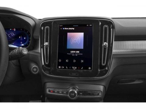 2026 Volvo XC40 Core