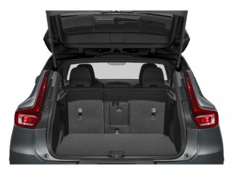 2026 Volvo XC40 Core