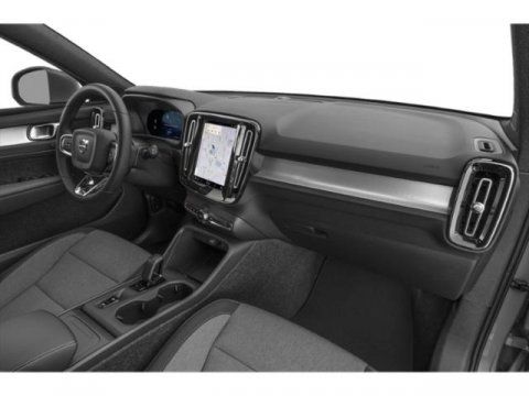 2026 Volvo XC40 Core
