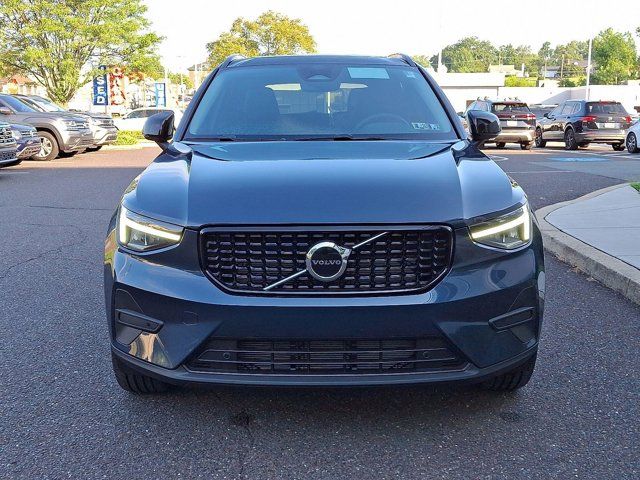 2026 Volvo XC40 Core