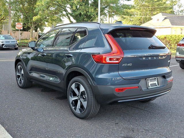 2026 Volvo XC40 Core