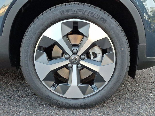 2026 Volvo XC40 Core