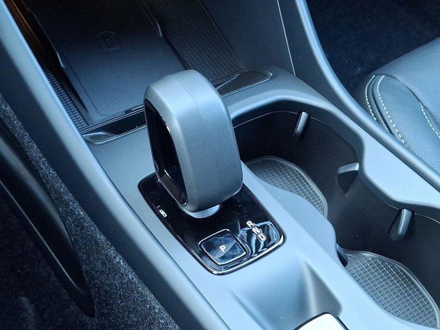 2026 Volvo XC40 Core